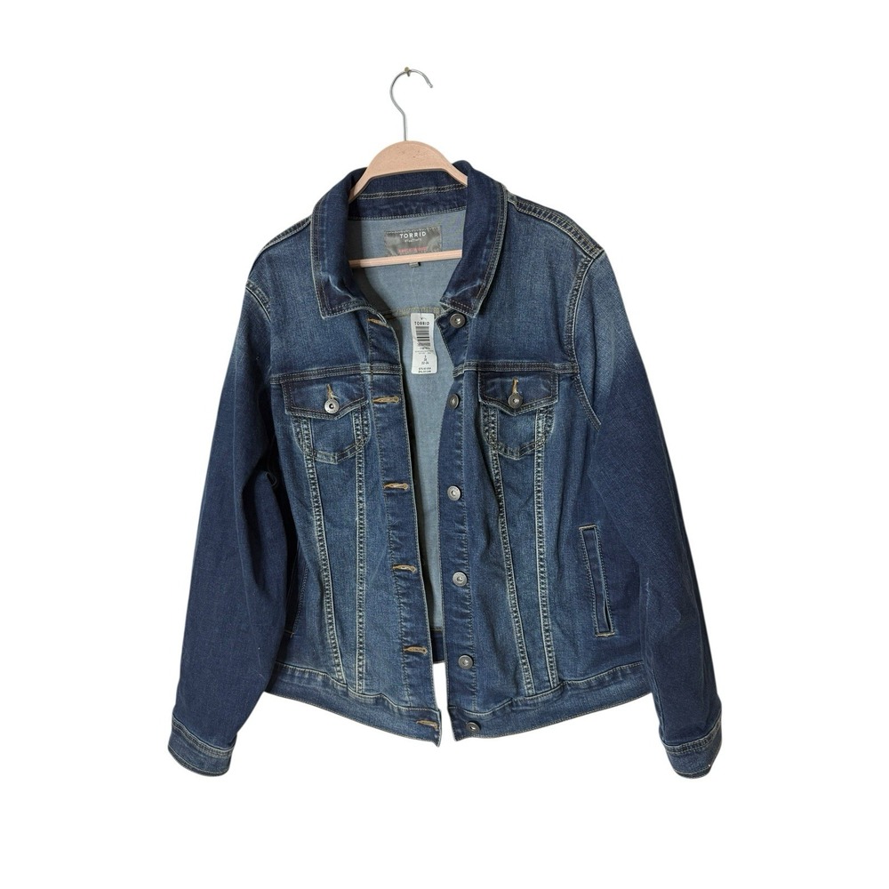 Torrid Denim Womens Trucker‎ Jean Jacket Medium Wash Stretch Plus Size 3 NWT